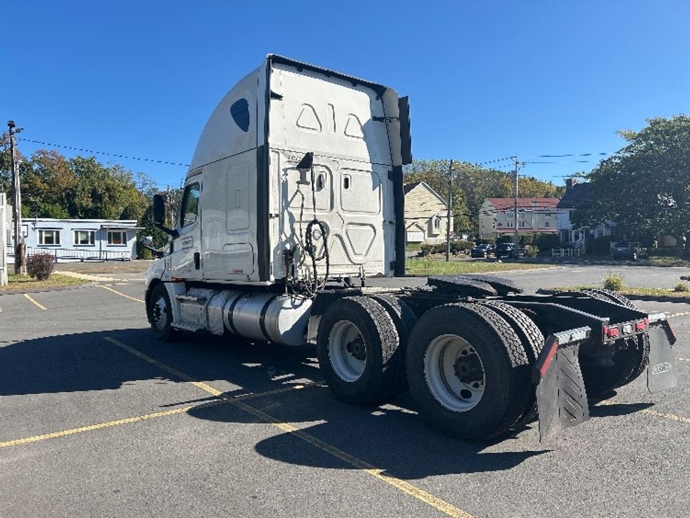 Sleeper Tractor-Heavy Duty Tractors-Freightliner-2022-T12664ST-Montgomery-NY-503,160\n\t\tmiles-$ 66,000 - Image 5