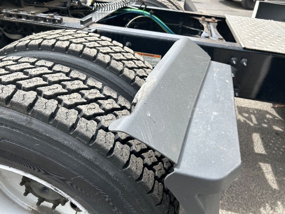 Sleeper Tractor-Heavy Duty Tractors-Freightliner-2022-T12664ST-Montgomery-NY-514,155\n\t\tmiles-$ 66,250 - Image 22