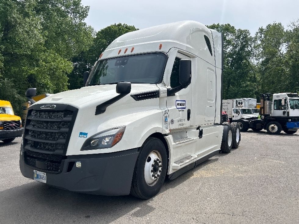 Sleeper Tractor-Heavy Duty Tractors-Freightliner-2022-T12664ST-Montgomery-NY-514,155\n\t\tmiles-$ 66,250 - Image 3
