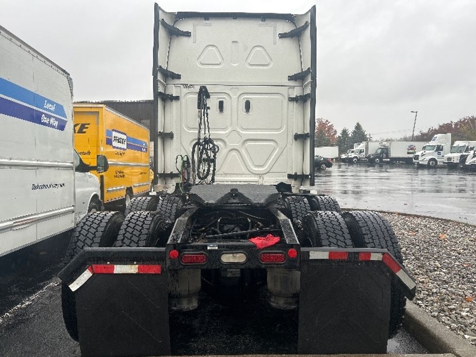 Sleeper Tractor-Heavy Duty Tractors-Freightliner-2022-T12664ST-Montgomery-NY-514,155\n\t\tmiles-$ 66,250 - Image 6