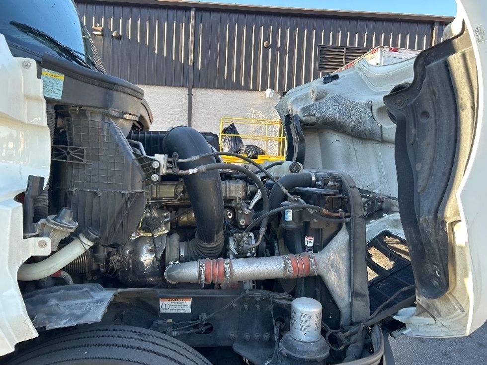 Sleeper Tractor-Heavy Duty Tractors-Freightliner-2022-T12664ST-Montgomery-NY-552,526\n\t\tmiles-$ 62,750 - Image 20