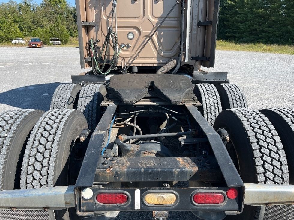 Sleeper Tractor-Heavy Duty Tractors-Freightliner-2022-T12664ST-Morristown-TN-536,805\n\t\tmiles-$ 66,000 - Image 6