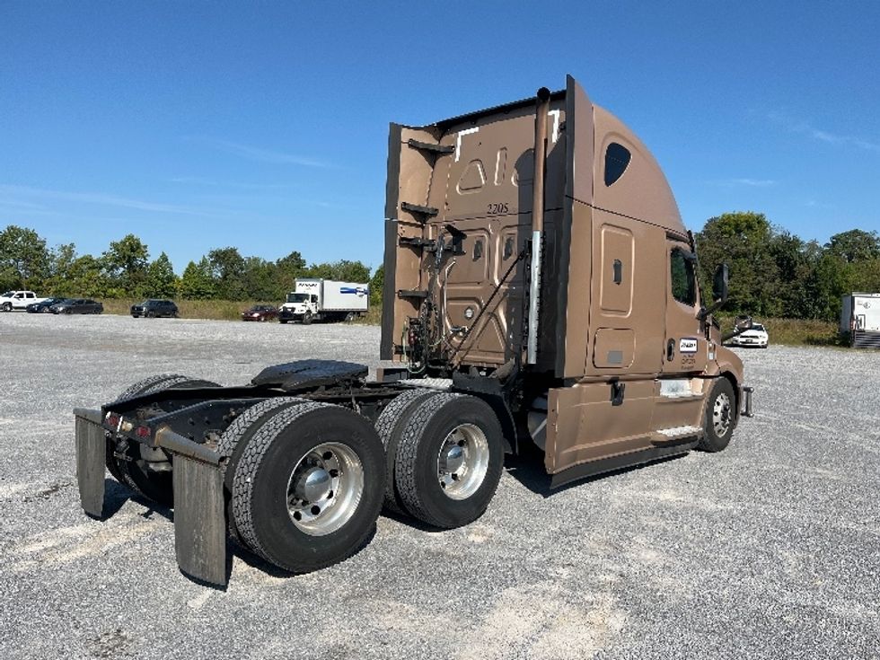 Sleeper Tractor-Heavy Duty Tractors-Freightliner-2022-T12664ST-Morristown-TN-536,805\n\t\tmiles-$ 66,000 - Image 7