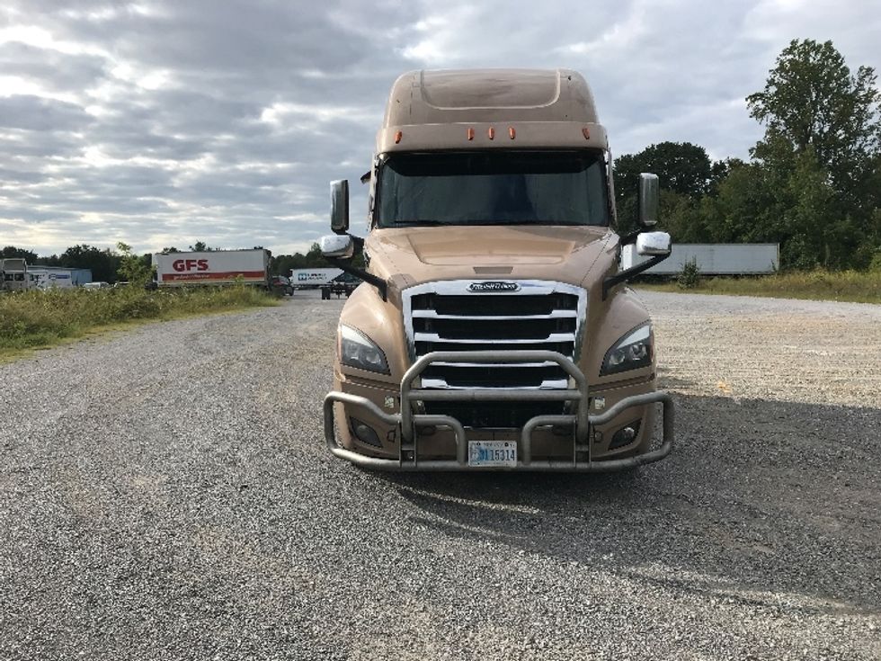 Sleeper Tractor-Heavy Duty Tractors-Freightliner-2022-T12664ST-Morristown-TN-564,885\n\t\tmiles-$ 63,000 - Image 2