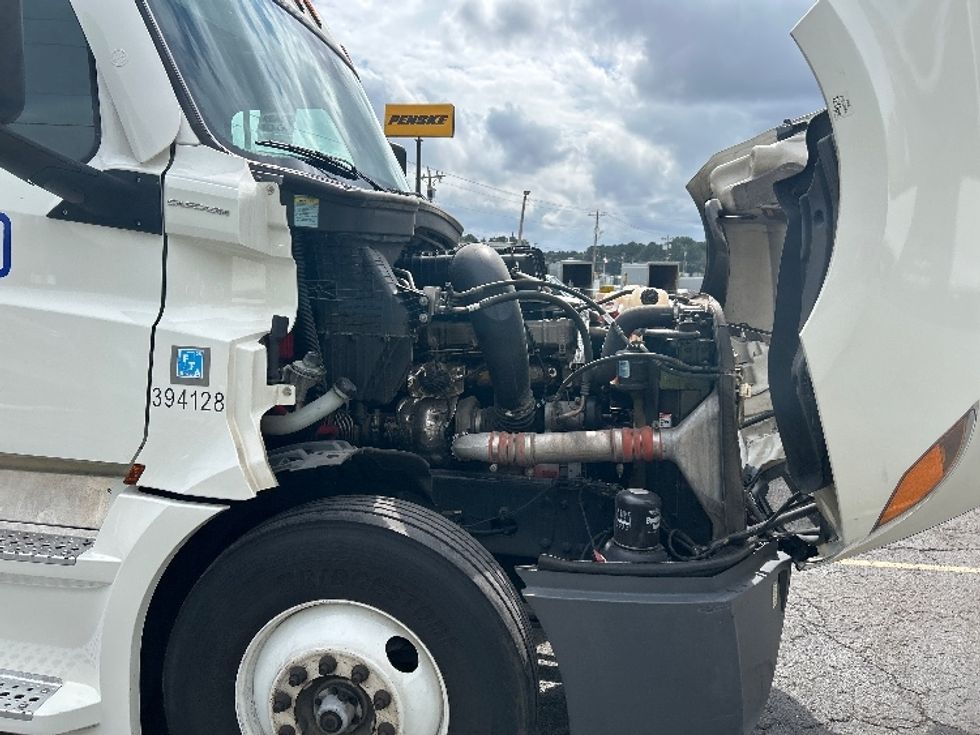 Sleeper Tractor-Heavy Duty Tractors-Freightliner-2022-T12664ST-Morristown-TN-586,200\n\t\tmiles-$ 59,500 - Image 18