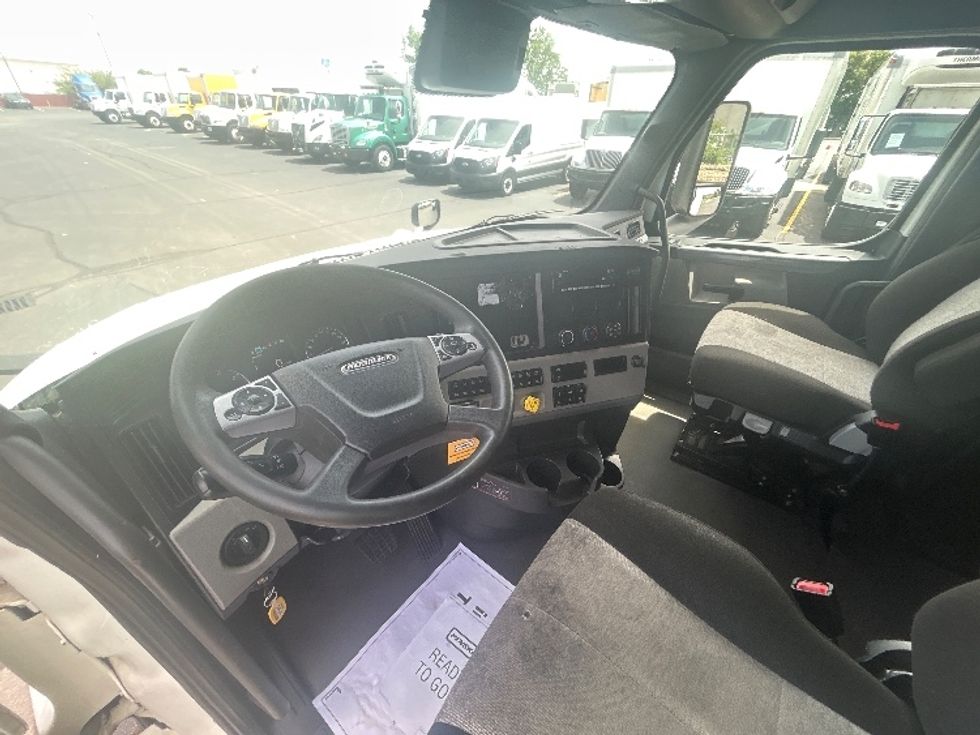 Sleeper Tractor-Heavy Duty Tractors-Freightliner-2022-T12664ST-Morrisville-NC-521,509\n\t\tmiles-$ 71,500 - Image 10
