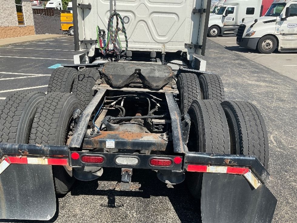 Sleeper Tractor-Heavy Duty Tractors-Freightliner-2022-T12664ST-Mount Pleasant-PA-484,235\n\t\tmiles-$ 73,000 - Image 6