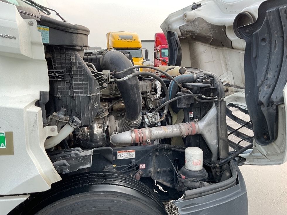 Sleeper Tractor-Heavy Duty Tractors-Freightliner-2022-T12664ST-Mount Pleasant-PA-577,173\n\t\tmiles-$ 64,500 - Image 20