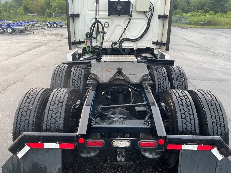 Sleeper Tractor-Heavy Duty Tractors-Freightliner-2022-T12664ST-Mount Pleasant-PA-577,173\n\t\tmiles-$ 64,500 - Image 6