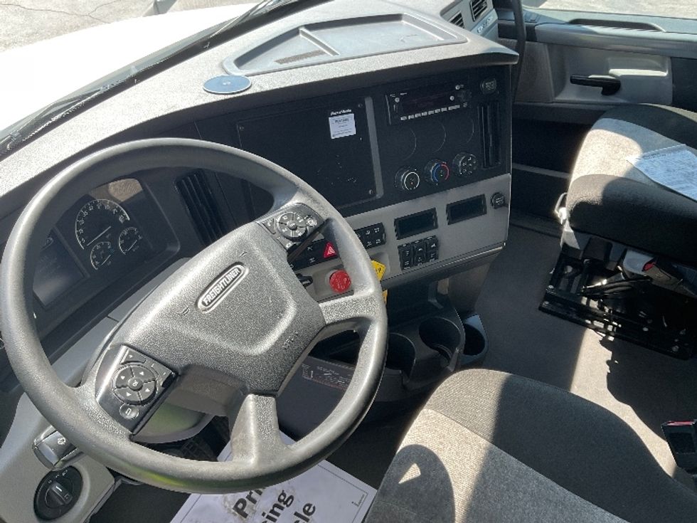 Sleeper Tractor-Heavy Duty Tractors-Freightliner-2022-T12664ST-Nashville (Mount Juliet)-TN-459,457\n\t\tmiles-$ 74,250 - Image 10
