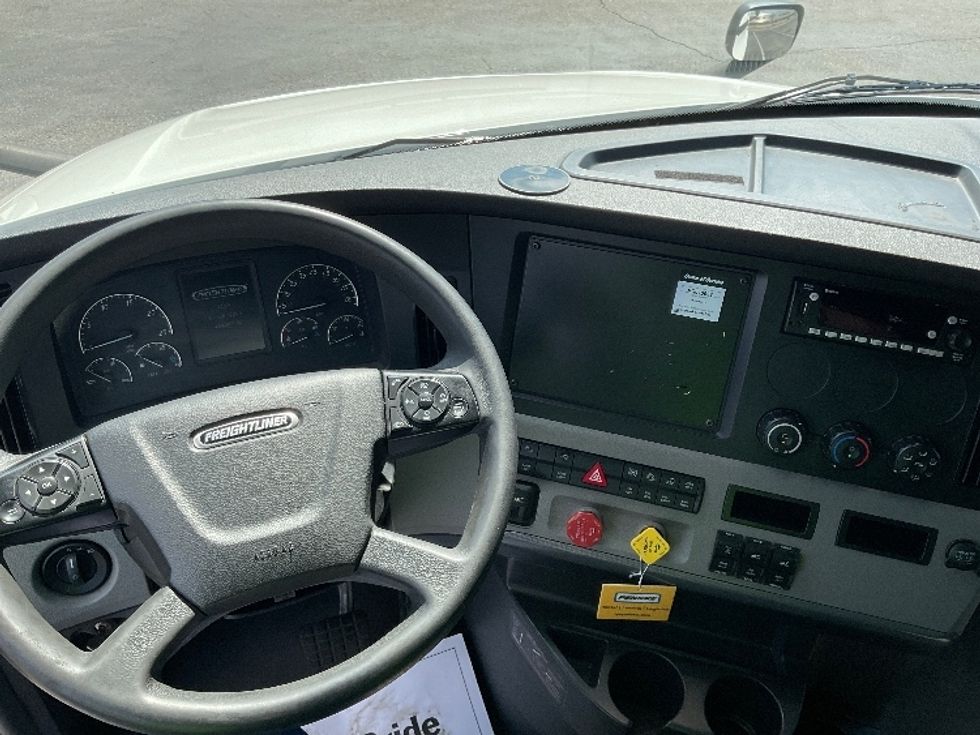 Sleeper Tractor-Heavy Duty Tractors-Freightliner-2022-T12664ST-Nashville (Mount Juliet)-TN-459,457\n\t\tmiles-$ 74,250 - Image 11