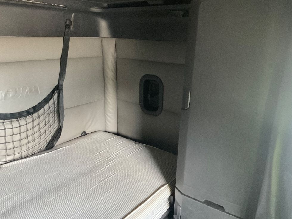 Sleeper Tractor-Heavy Duty Tractors-Freightliner-2022-T12664ST-Nashville (Mount Juliet)-TN-459,457\n\t\tmiles-$ 74,250 - Image 19