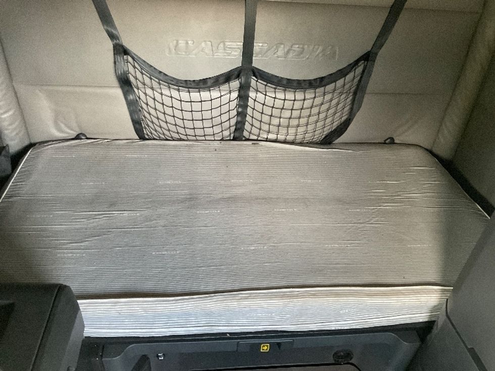 Sleeper Tractor-Heavy Duty Tractors-Freightliner-2022-T12664ST-Nashville (Mount Juliet)-TN-459,457\n\t\tmiles-$ 74,250 - Image 17