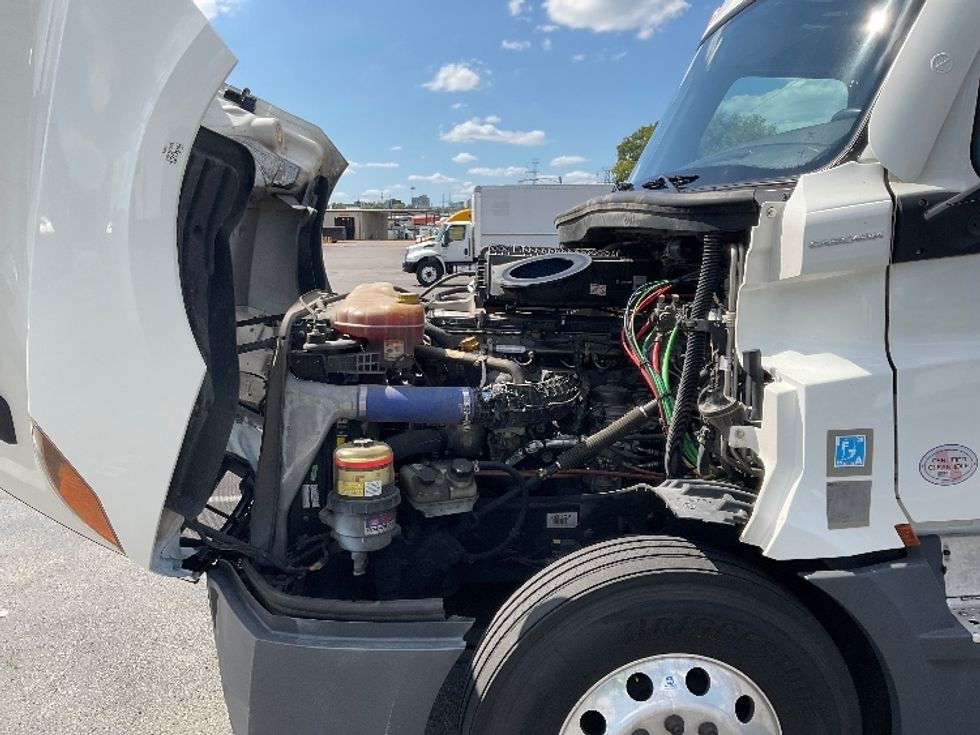 Sleeper Tractor-Heavy Duty Tractors-Freightliner-2022-T12664ST-Nashville (Mount Juliet)-TN-459,457\n\t\tmiles-$ 74,250 - Image 21