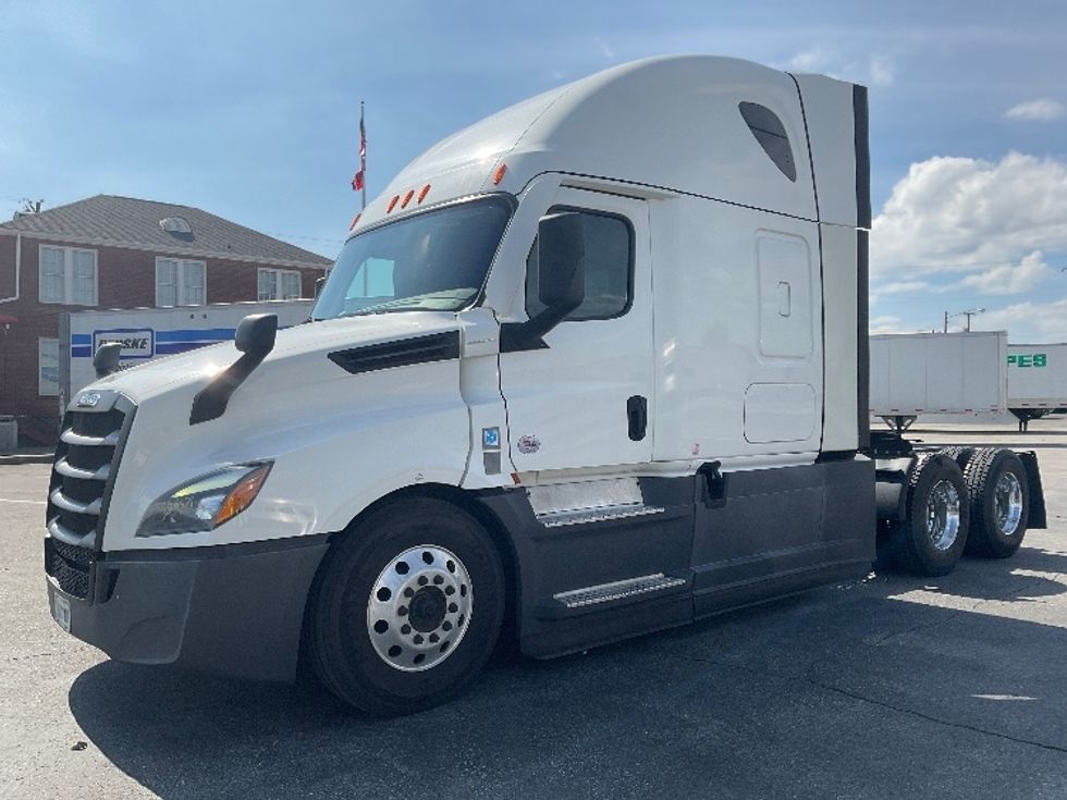 Sleeper Tractor-Heavy Duty Tractors-Freightliner-2022-T12664ST-Nashville (Mount Juliet)-TN-459,457\n\t\tmiles-$ 74,250 - Image 3