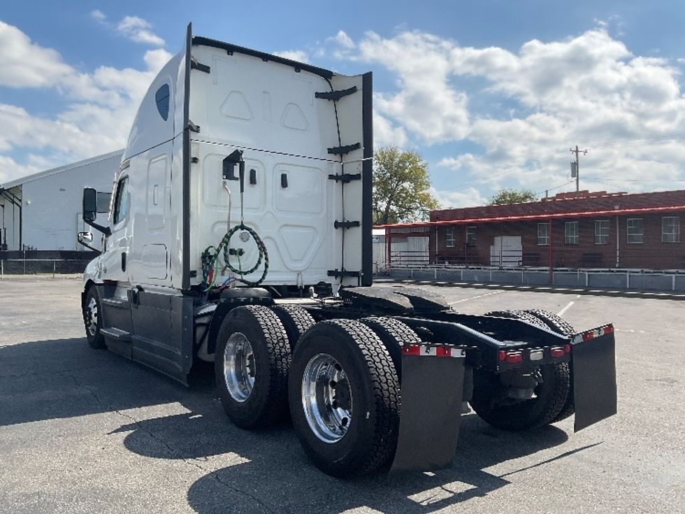 Sleeper Tractor-Heavy Duty Tractors-Freightliner-2022-T12664ST-Nashville (Mount Juliet)-TN-459,457\n\t\tmiles-$ 74,250 - Image 5