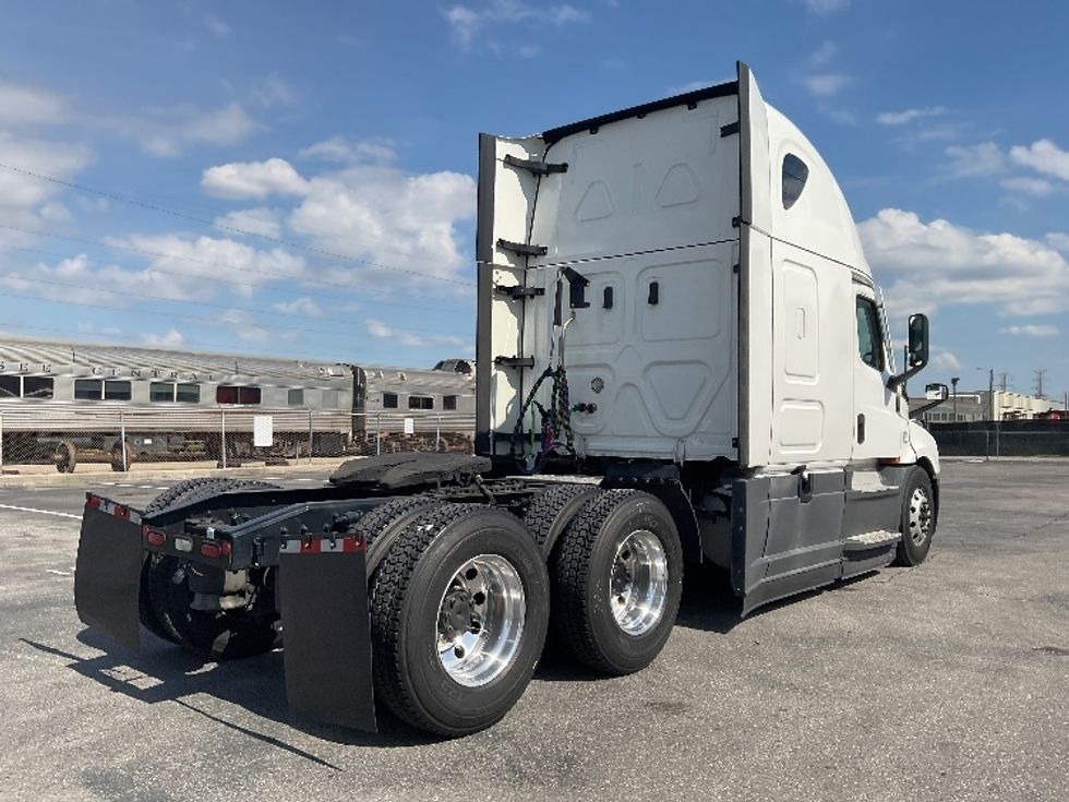Sleeper Tractor-Heavy Duty Tractors-Freightliner-2022-T12664ST-Nashville (Mount Juliet)-TN-459,457\n\t\tmiles-$ 74,250 - Image 7