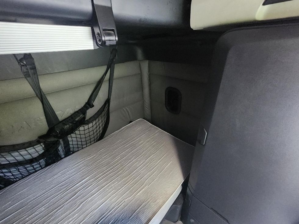 Sleeper Tractor-Heavy Duty Tractors-Freightliner-2022-T12664ST-Nashville-TN-472,214\n\t\tmiles-$ 74,000 - Image 18