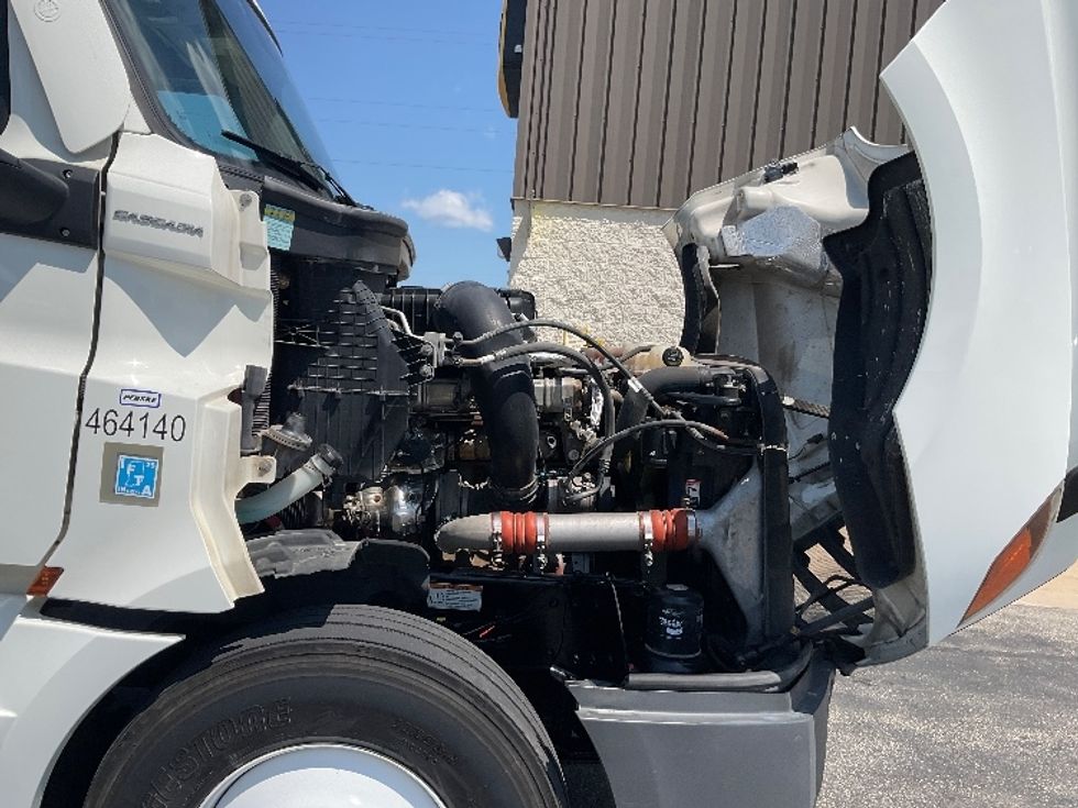 Sleeper Tractor-Heavy Duty Tractors-Freightliner-2022-T12664ST-Neenah-WI-560,445\n\t\tmiles-$ 67,000 - Image 21