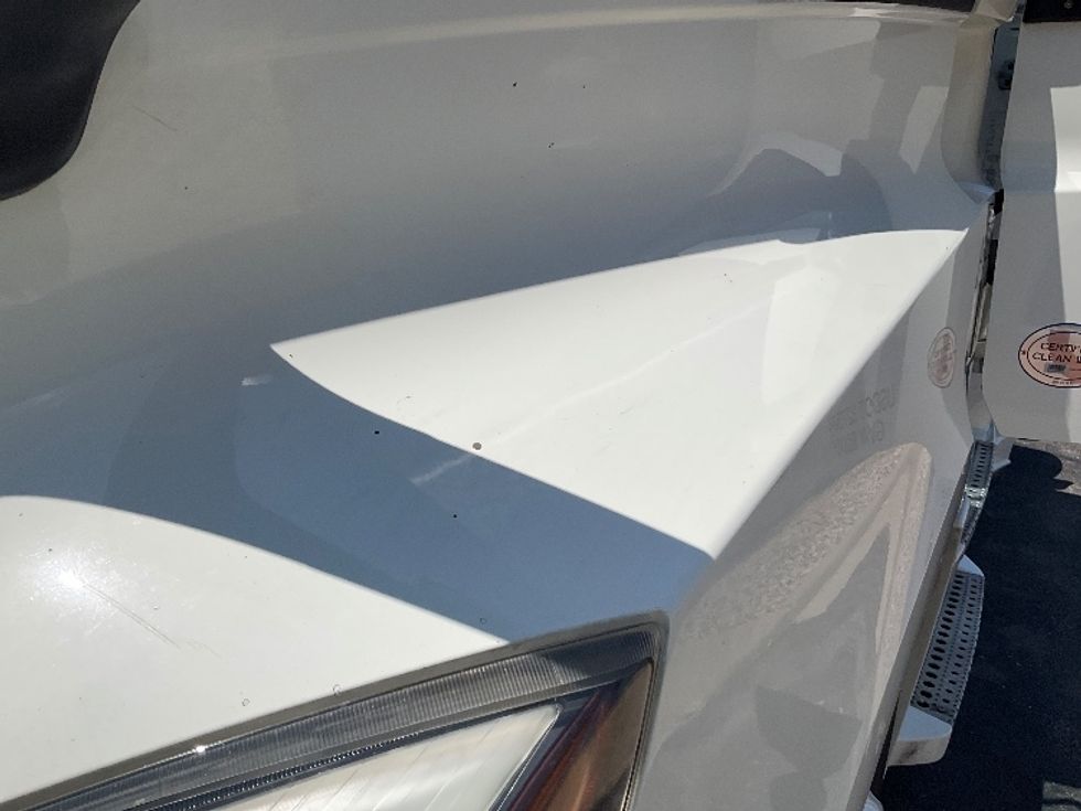 Sleeper Tractor-Heavy Duty Tractors-Freightliner-2022-T12664ST-Neenah-WI-560,445\n\t\tmiles-$ 67,000 - Image 24