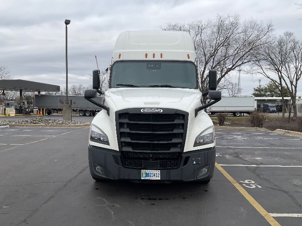 Sleeper Tractor-Heavy Duty Tractors-Freightliner-2022-T12664ST-New Castle-DE-316,360\n\t\tmiles-$ 82,750 - Image 2