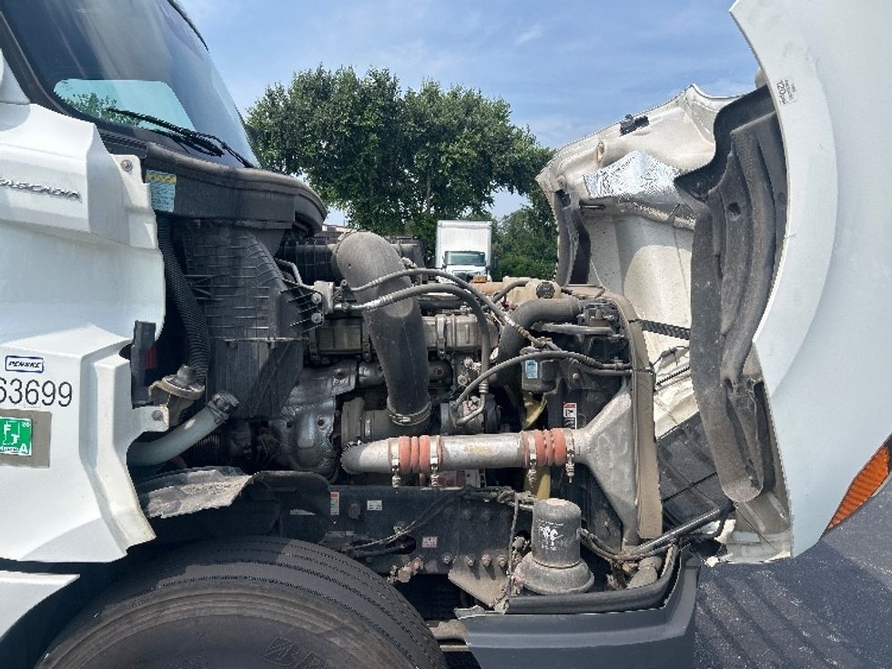 Sleeper Tractor-Heavy Duty Tractors-Freightliner-2022-T12664ST-New Castle-DE-418,909\n\t\tmiles-$ 82,000 - Image 20