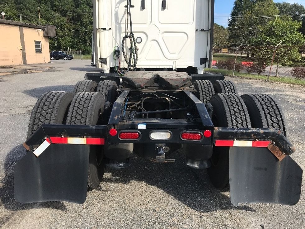 Sleeper Tractor-Heavy Duty Tractors-Freightliner-2022-T12664ST-Newport News-VA-379,600\n\t\tmiles-$ 80,000 - Image 6