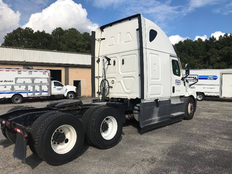 Sleeper Tractor-Heavy Duty Tractors-Freightliner-2022-T12664ST-Newport News-VA-379,600\n\t\tmiles-$ 80,000 - Image 7