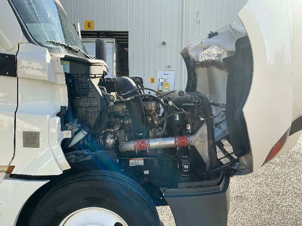 Sleeper Tractor-Heavy Duty Tractors-Freightliner-2022-T12664ST-Newport News-VA-454,450\n\t\tmiles-$ 74,250 - Image 20