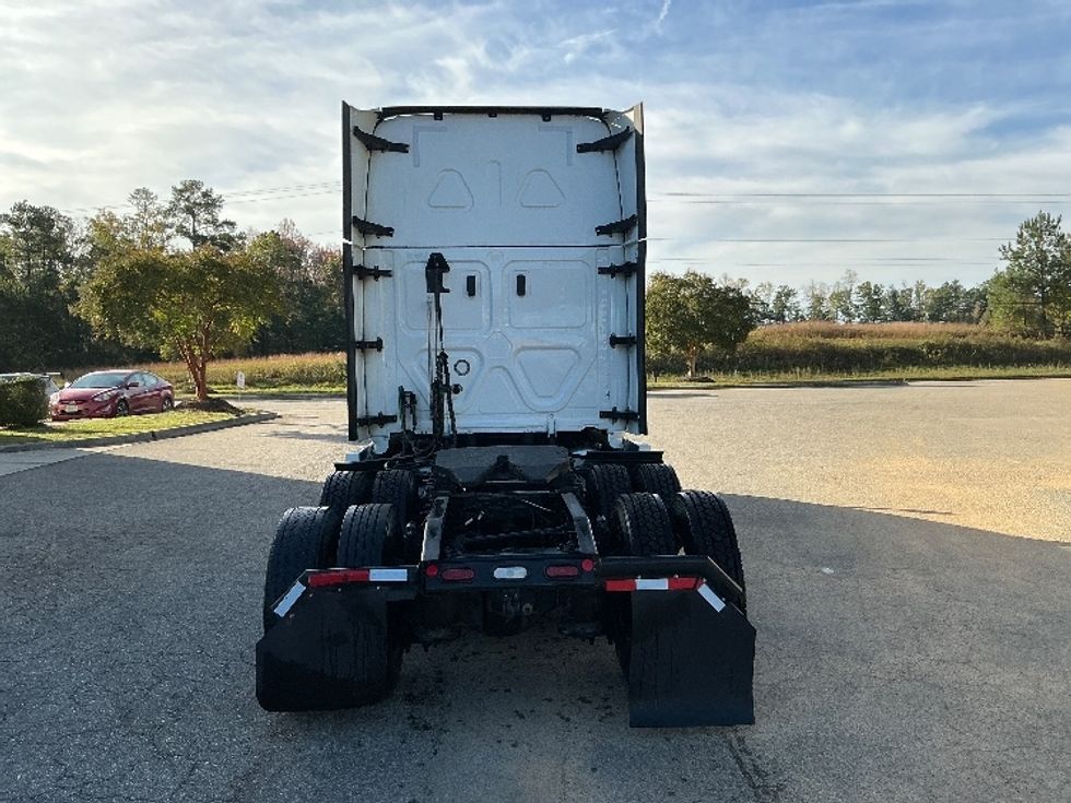 Sleeper Tractor-Heavy Duty Tractors-Freightliner-2022-T12664ST-Newport News-VA-454,450\n\t\tmiles-$ 74,250 - Image 6