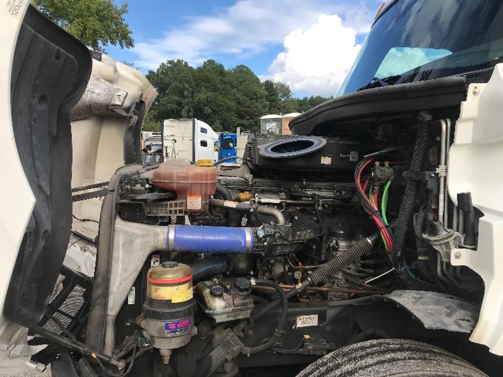 Sleeper Tractor-Heavy Duty Tractors-Freightliner-2022-T12664ST-Newport News-VA-555,687\n\t\tmiles-$ 65,250 - Image 19