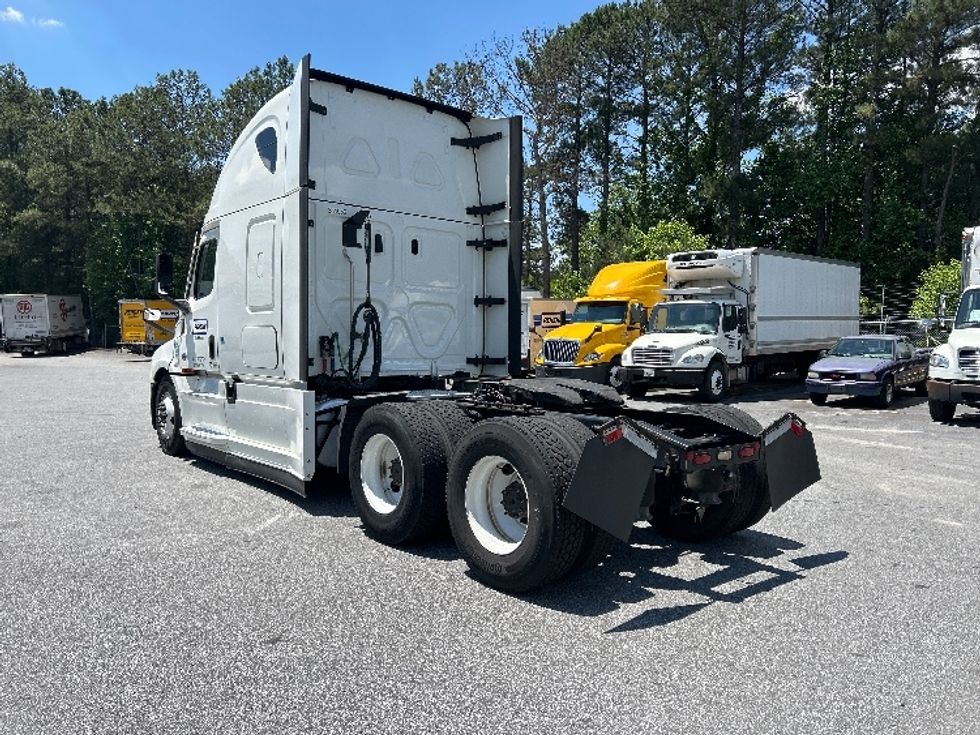 Sleeper Tractor-Heavy Duty Tractors-Freightliner-2022-T12664ST-Norcross-GA-590,606\n\t\tmiles-$ 68,000 - Image 5