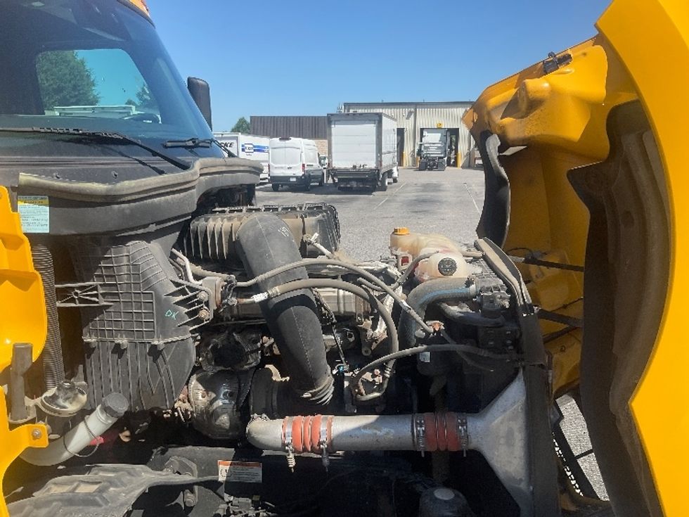 Sleeper Tractor-Heavy Duty Tractors-Freightliner-2022-T12664ST-Norfolk-VA-351,733\n\t\tmiles-$ 82,500 - Image 20