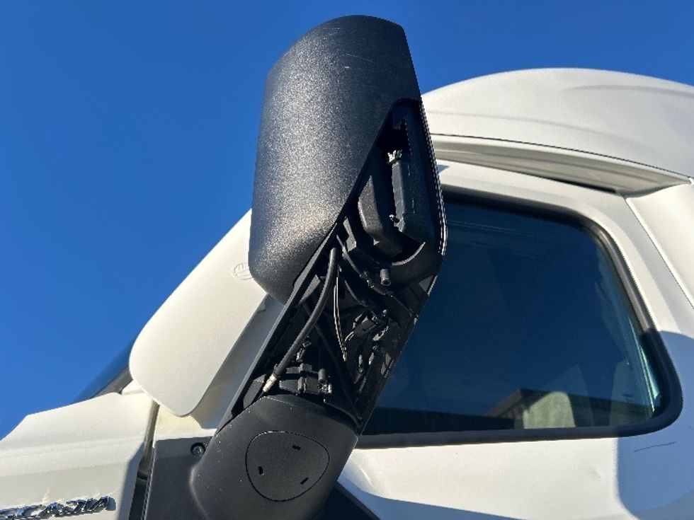 Sleeper Tractor-Heavy Duty Tractors-Freightliner-2022-T12664ST-Norfolk-VA-567,942\n\t\tmiles-$ 65,500 - Image 22