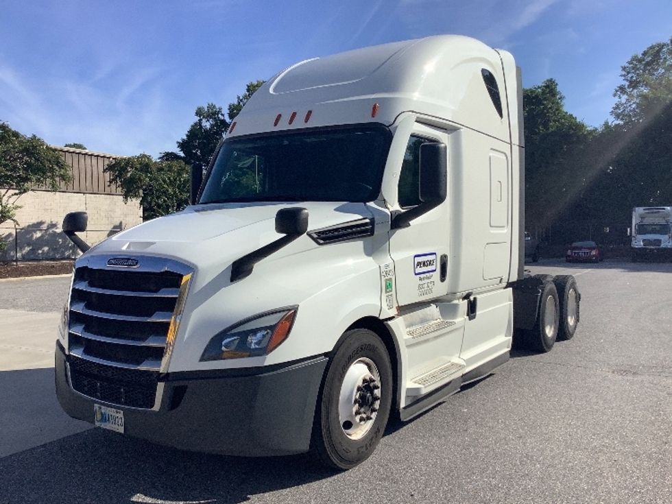 Sleeper Tractor-Heavy Duty Tractors-Freightliner-2022-T12664ST-Norfolk-VA-622,448\n\t\tmiles-$ 64,750 - Image 3