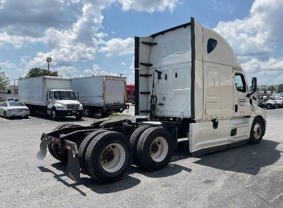 Sleeper Tractor-Heavy Duty Tractors-Freightliner-2022-T12664ST-Norfolk-VA-622,448\n\t\tmiles-$ 64,750 - Image 6