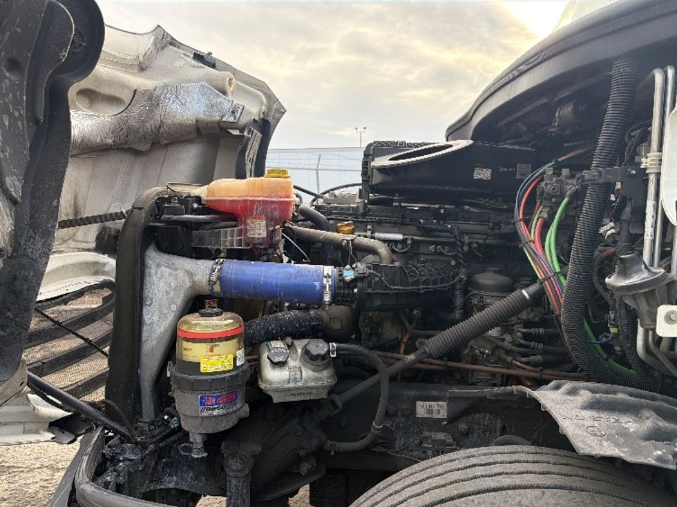 Sleeper Tractor-Heavy Duty Tractors-Freightliner-2022-T12664ST-North Bergen-NJ-567,841\n\t\tmiles-$ 58,250 - Image 21