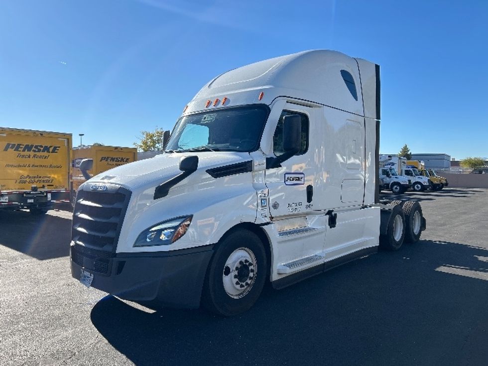 Sleeper Tractor-Heavy Duty Tractors-Freightliner-2022-T12664ST-North Las Vegas-NV-514,239\n\t\tmiles-$ 71,250 - Image 3