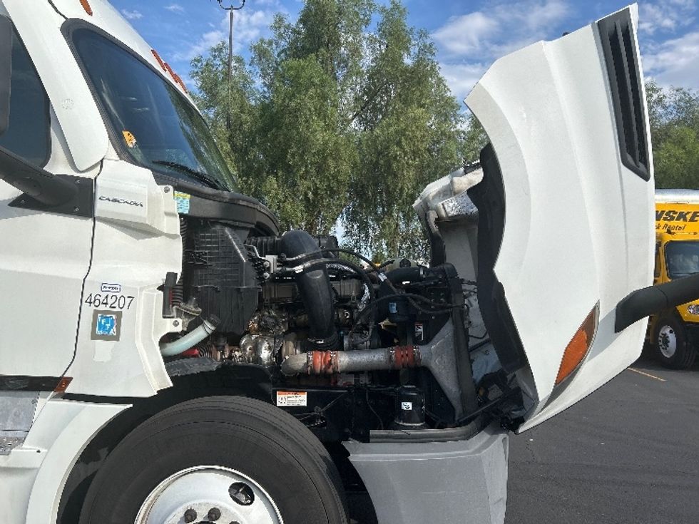 Sleeper Tractor-Heavy Duty Tractors-Freightliner-2022-T12664ST-North Las Vegas-NV-577,423\n\t\tmiles-$ 70,500 - Image 20