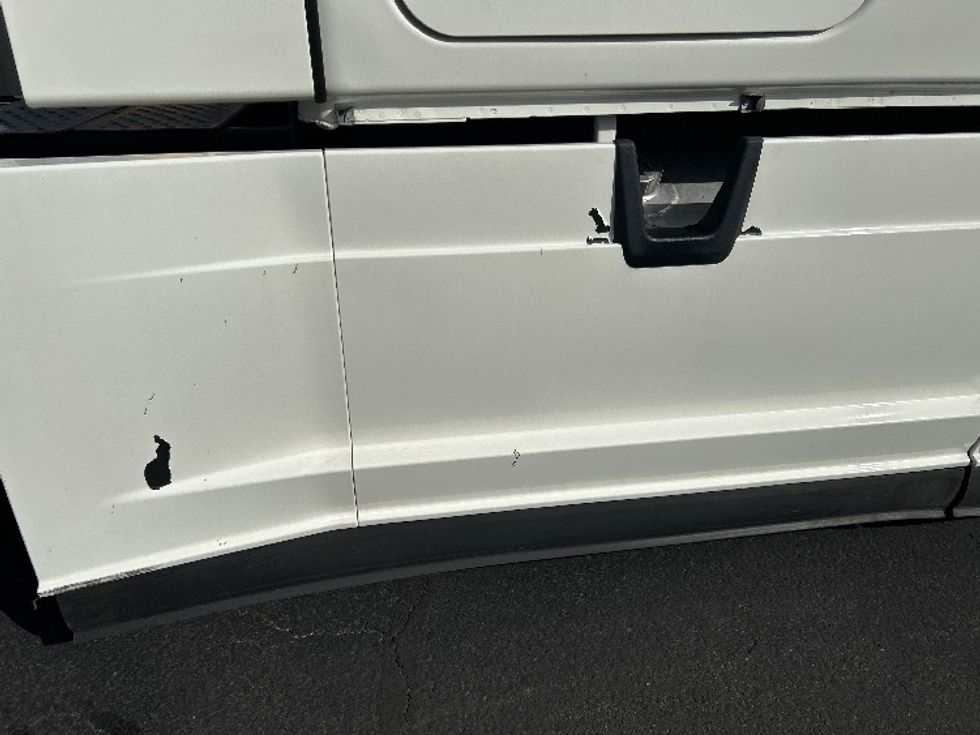 Sleeper Tractor-Heavy Duty Tractors-Freightliner-2022-T12664ST-North Las Vegas-NV-577,423\n\t\tmiles-$ 70,500 - Image 24