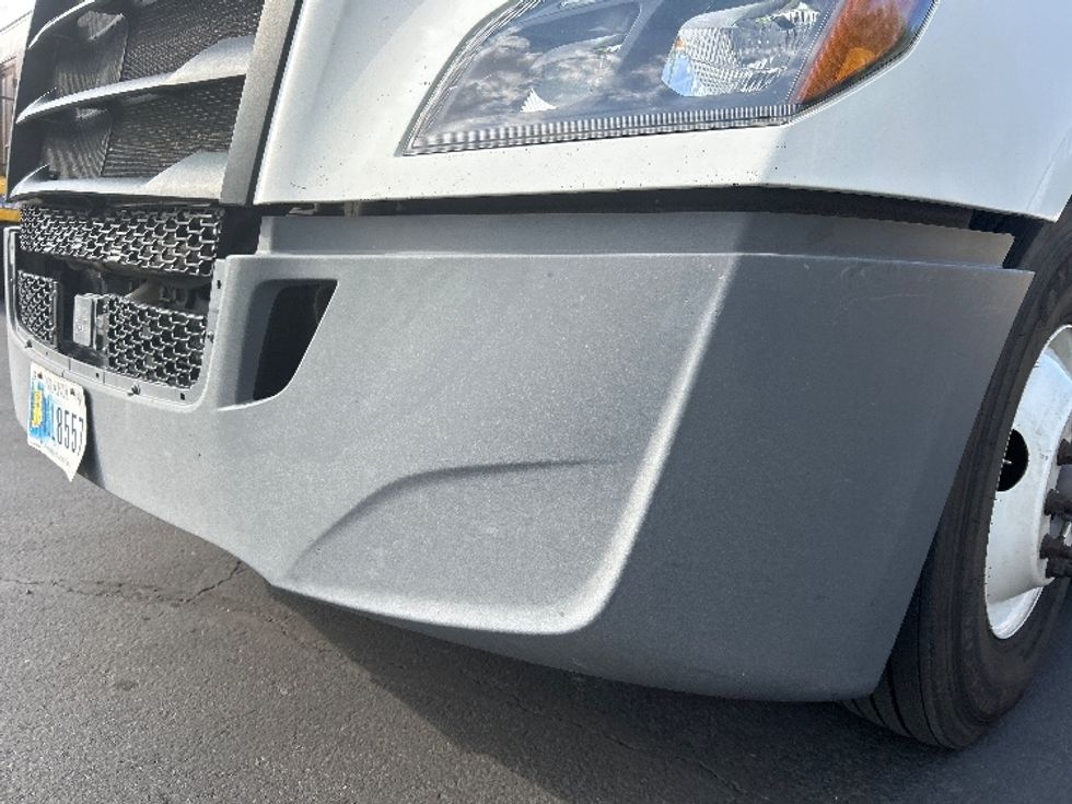 Sleeper Tractor-Heavy Duty Tractors-Freightliner-2022-T12664ST-North Las Vegas-NV-577,423\n\t\tmiles-$ 70,500 - Image 26