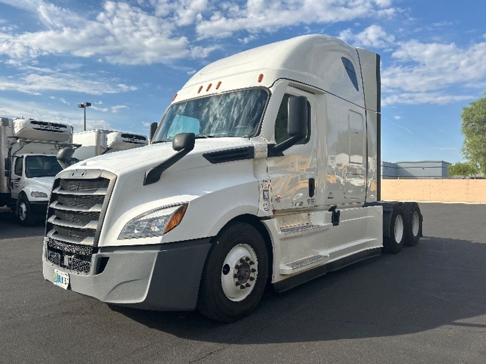 Sleeper Tractor-Heavy Duty Tractors-Freightliner-2022-T12664ST-North Las Vegas-NV-577,423\n\t\tmiles-$ 70,500 - Image 3