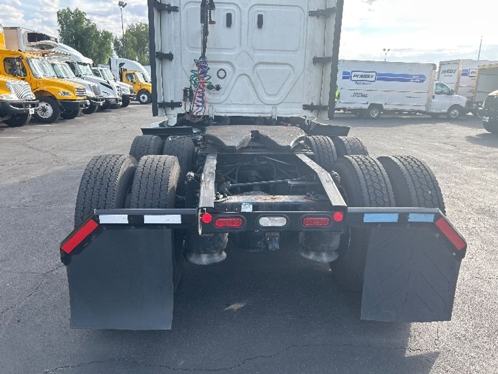 Sleeper Tractor-Heavy Duty Tractors-Freightliner-2022-T12664ST-North Las Vegas-NV-577,423\n\t\tmiles-$ 70,500 - Image 6