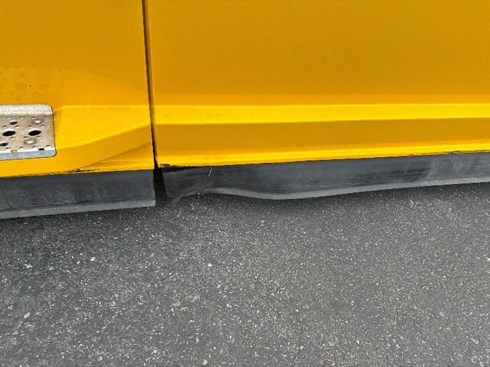 Sleeper Tractor-Heavy Duty Tractors-Freightliner-2022-T12664ST-North Las Vegas-NV-600,413\n\t\tmiles-$ 60,750 - Image 22