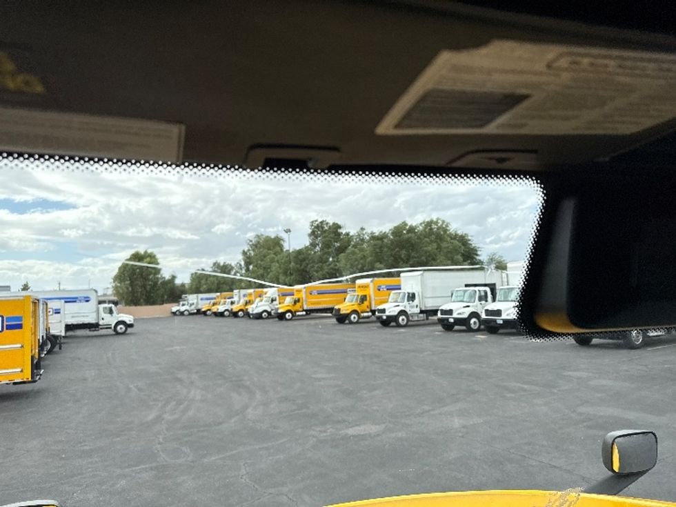 Sleeper Tractor-Heavy Duty Tractors-Freightliner-2022-T12664ST-North Las Vegas-NV-600,413\n\t\tmiles-$ 60,750 - Image 24