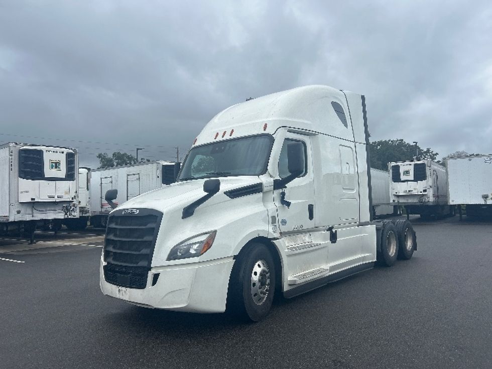 Sleeper Tractor-Heavy Duty Tractors-Freightliner-2022-T12664ST-Ocala-FL-363,019\n\t\tmiles-$ 83,750 - Image 3