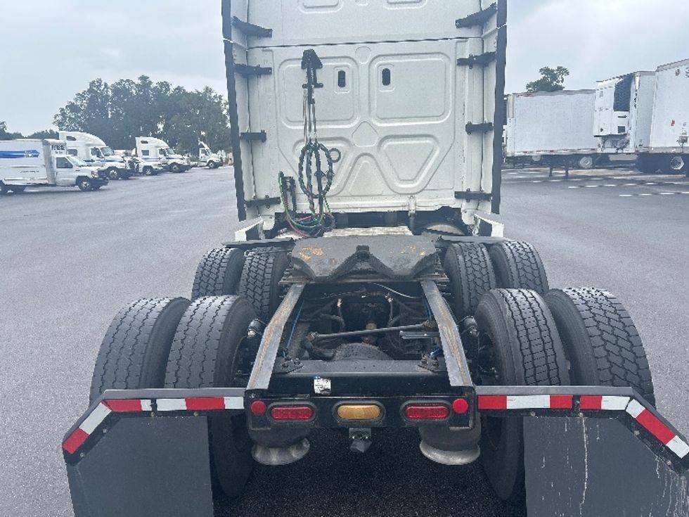Sleeper Tractor-Heavy Duty Tractors-Freightliner-2022-T12664ST-Ocala-FL-363,019\n\t\tmiles-$ 83,750 - Image 6
