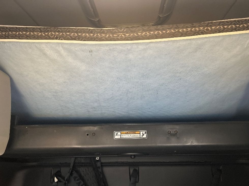 Sleeper Tractor-Heavy Duty Tractors-Freightliner-2022-T12664ST-Ocala-FL-400,809\n\t\tmiles-$ 72,000 - Image 17