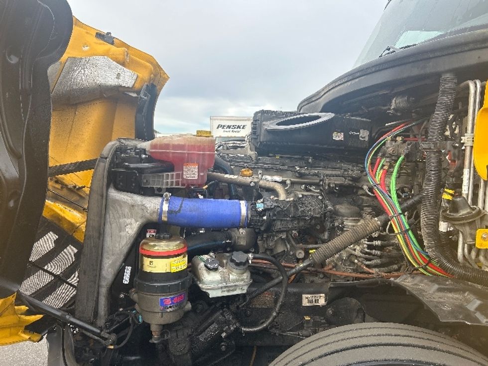 Sleeper Tractor-Heavy Duty Tractors-Freightliner-2022-T12664ST-Ocala-FL-400,809\n\t\tmiles-$ 72,000 - Image 21