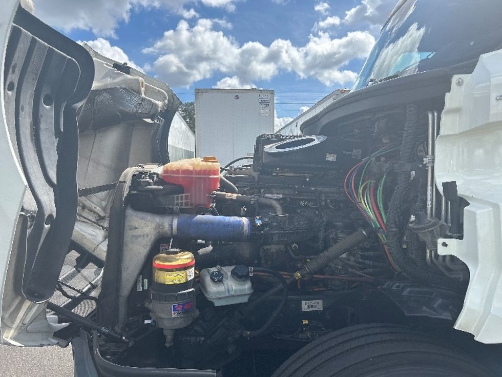 Sleeper Tractor-Heavy Duty Tractors-Freightliner-2022-T12664ST-Ocala-FL-405,527\n\t\tmiles-$ 79,000 - Image 21